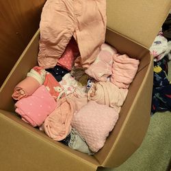 Caja Con Ropa Para Niña. Sz. 3-6-9. Meses De. 1. Años. Caja. E ya Grande. Todo. Por. $100