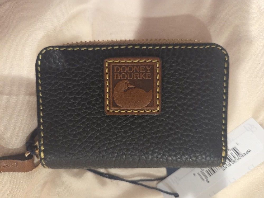 NWT Dooney And Bourke Credit Card Wallet 