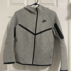 Grey Nike Tech Size L Kids