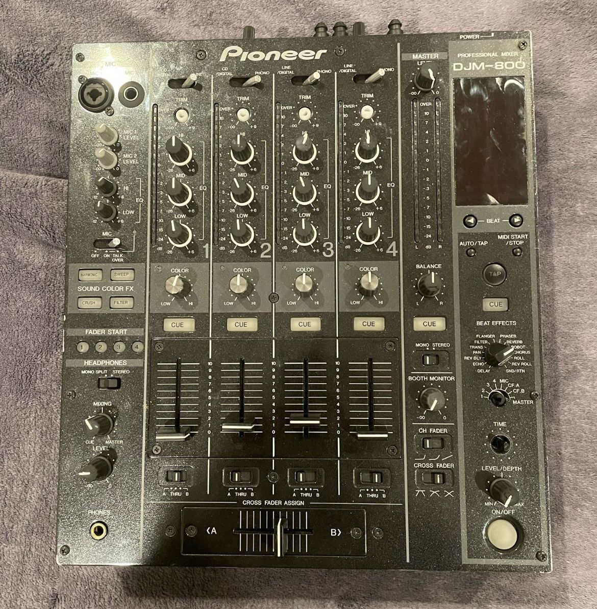 Pioneer DJM-800 4-channel high-end digital mixer