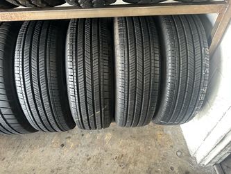 SET OF TIRE 245 70 17 Michelin 85% LIFE