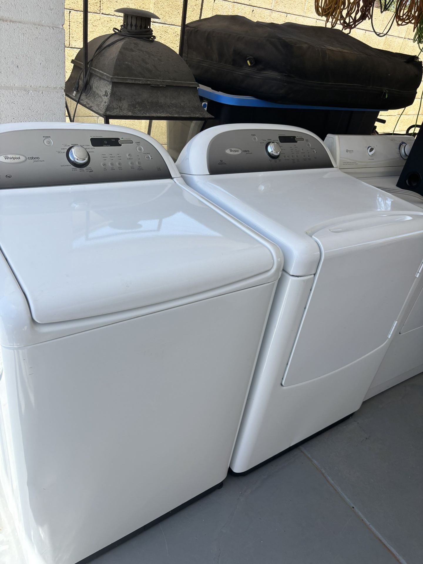 WHIRLPOOL CABRIO WASHER & DRYER SET