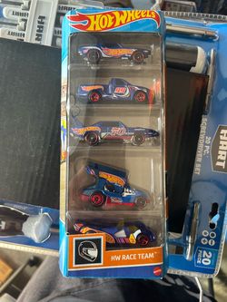 HOT WHEELS RACE TEAM 5-PACK ‘67 CAMARO ‘99 F-150 SVT LIGHTNING ‘70 SUPERBIRD
