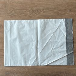 25 Shipping Bags 