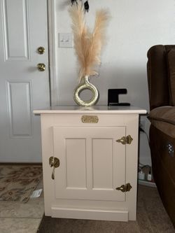 Antique White Clad Cabinet Solid Oak Wood Coffee Table Storage Latch Door Entry Way Bench Kitchen Furniture Console