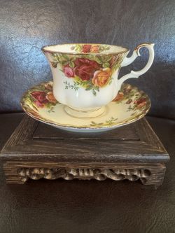 Royal Albert  “Old Country Roses” Teacup & Saucer