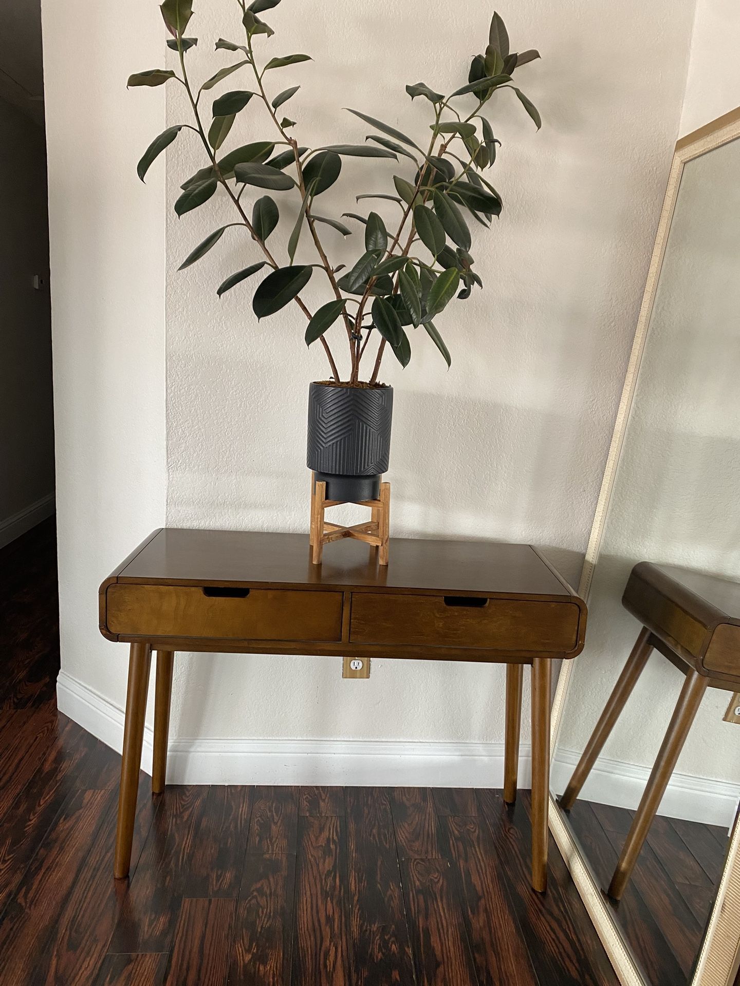 Mid Century  Modern. Vanity  Desk  Entry Table 