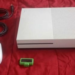 Xbox One S + Controller – Works Great, Not Pretty