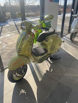 2023 Vespa 946 Bunny