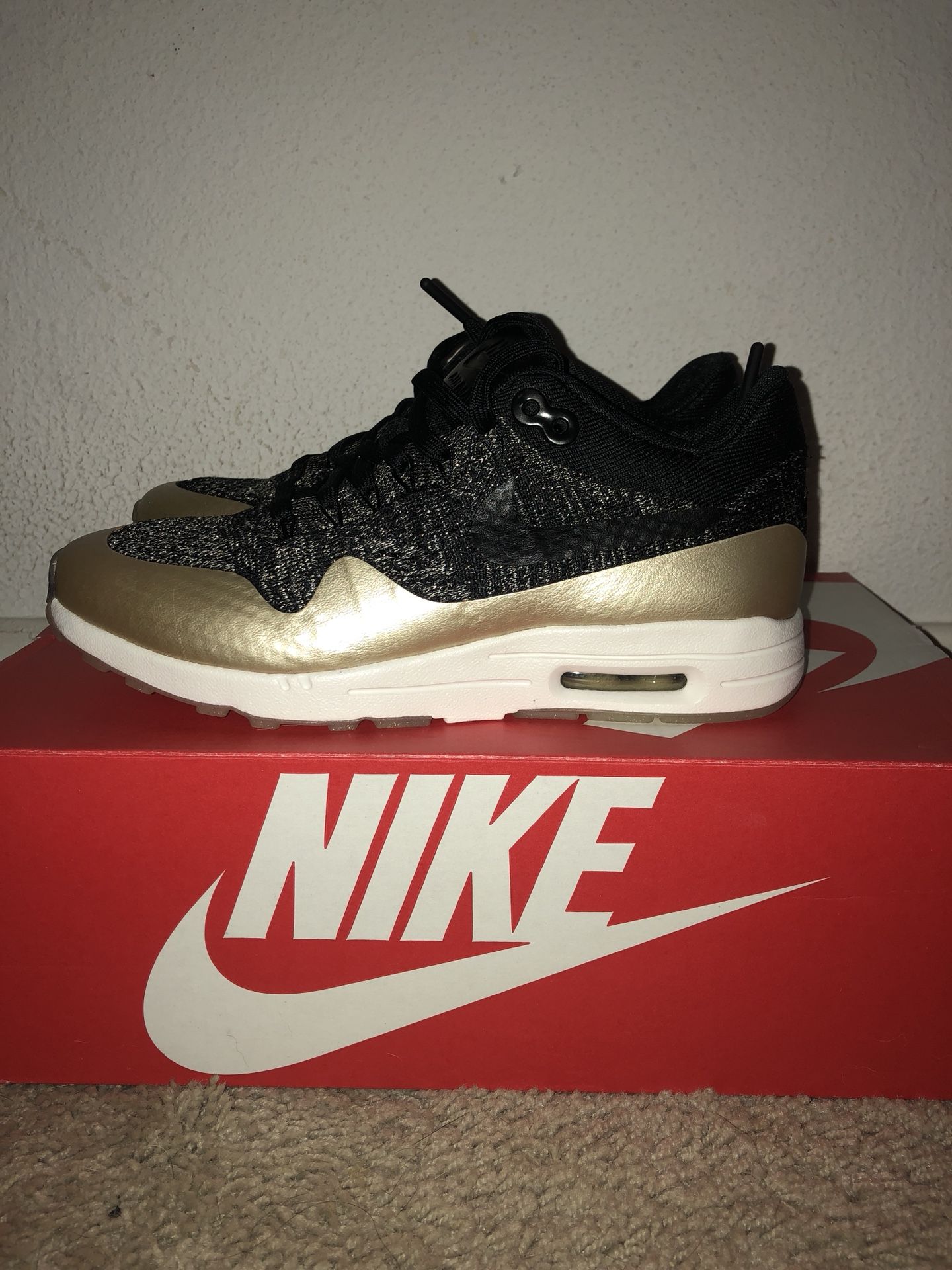 Nike Air Max Ultra Flyknit Metallic Women's size