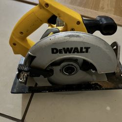 Dewalt Saw - Parts Only 