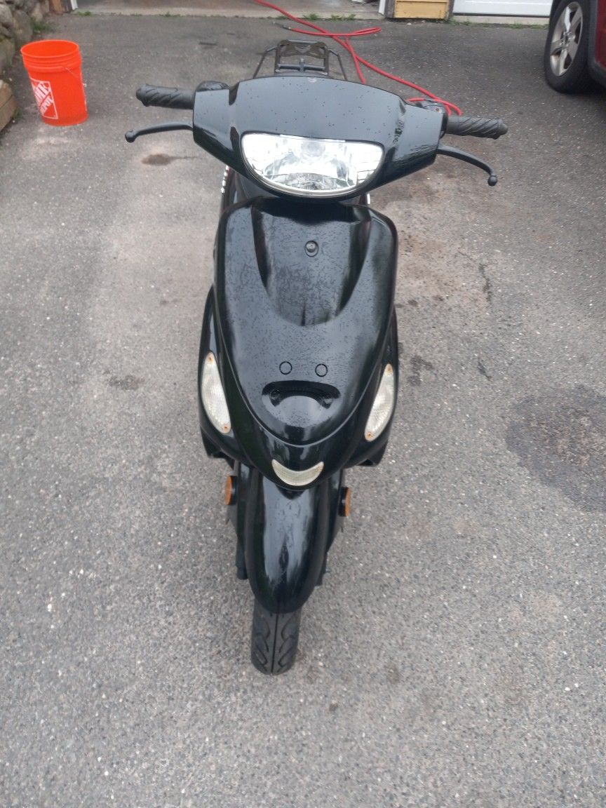 2022 Taotoa 50cc Scooter Starts Right Up Runs Good No Issues 