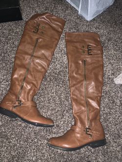 Womens winter boots size 9