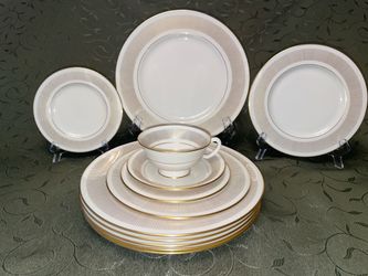 30 piece -MCM Lenox Flourish Fine China Set, 6 place settings, Excellent Cond.