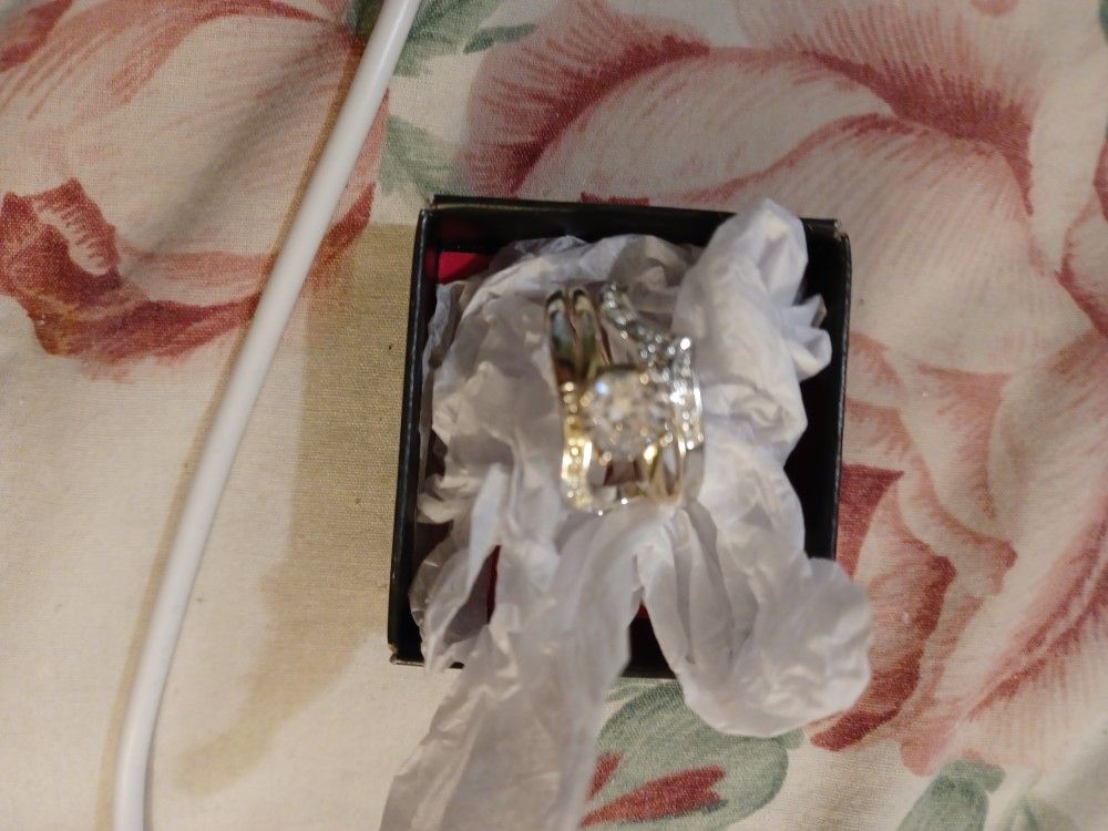 Avon wedding rand engagement ring