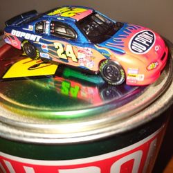 DuPont Racing Paint Can. Jeff Gordon #24