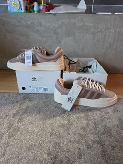 Bad Bunny Campus Size 10 Men