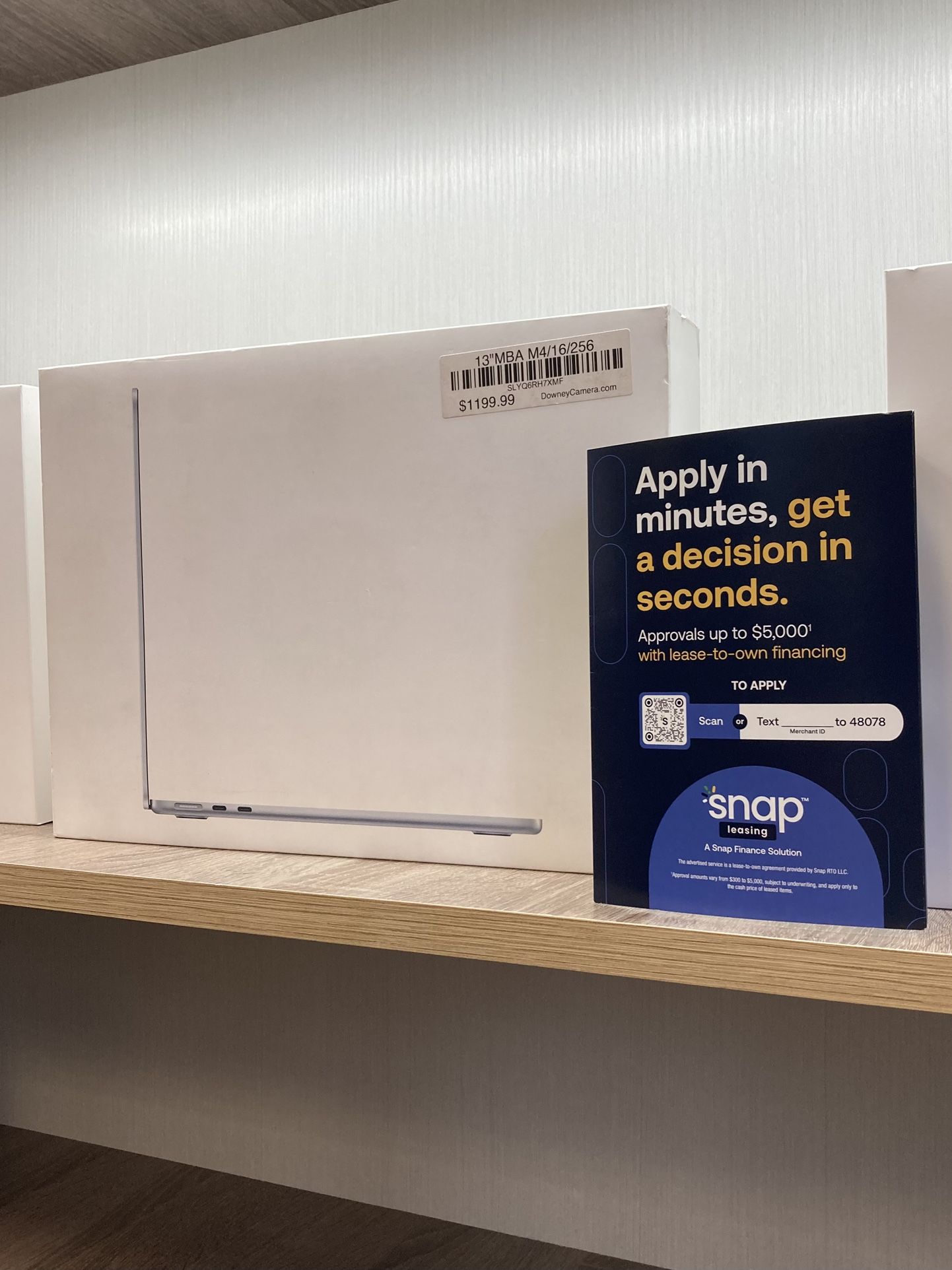 MacBook Air M4 16GB Ram 256GB SSD (Located In Downey, CA)