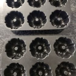 Set Of Two Nordic War E 6 Count Miniature Bundt Cake Pans