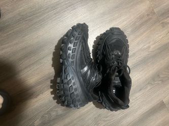 Balenciaga Defenders Size 43
