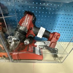 Milwaukee Hammer Drill Set