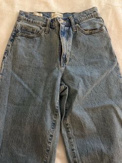 Universal Thread blue denim jeans