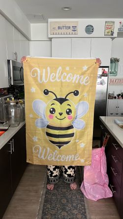 Bee welcome banner