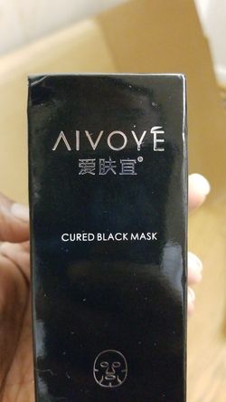 Black facial mask!