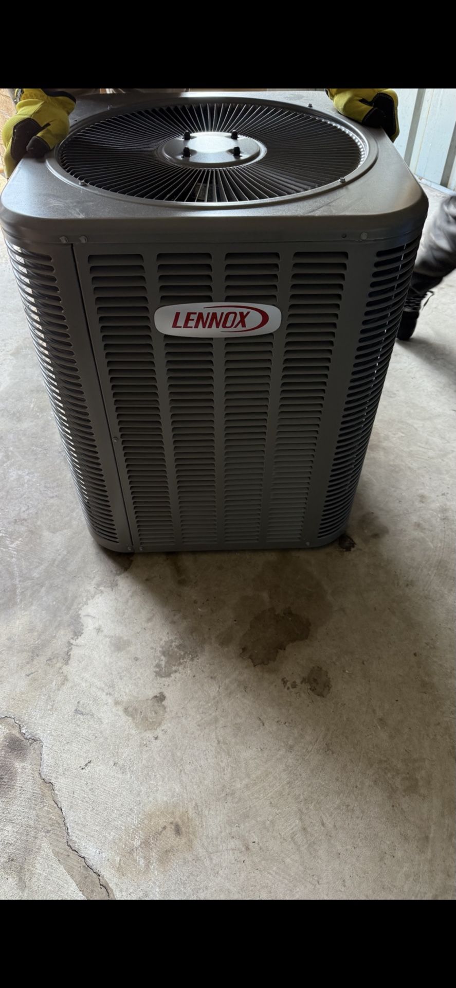 Lennox 14ACXS018-230A14 – 1.5 Ton A/C Condenser