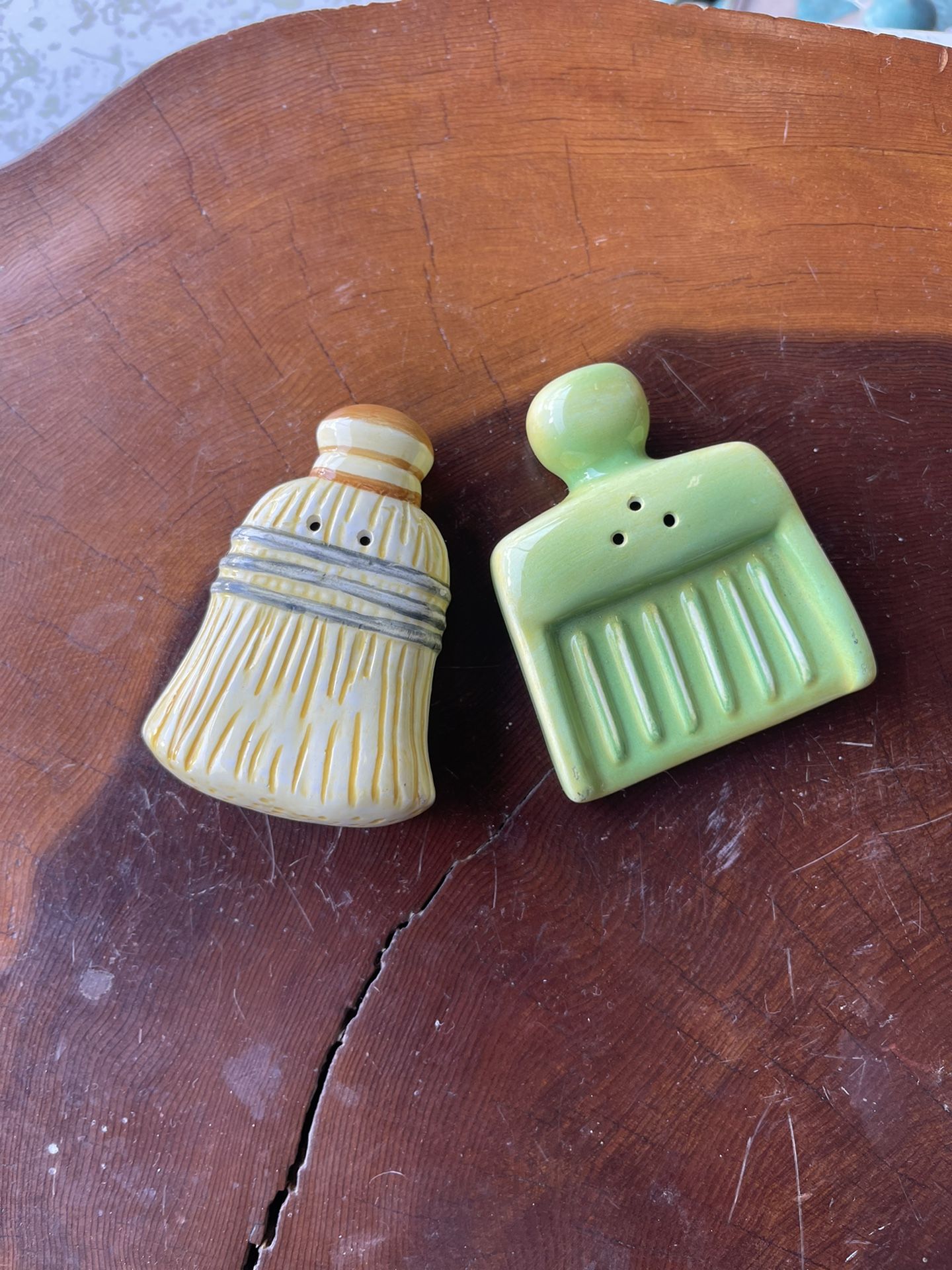 Vintage Broom And Broom Pan Salt And Pepper Shaker