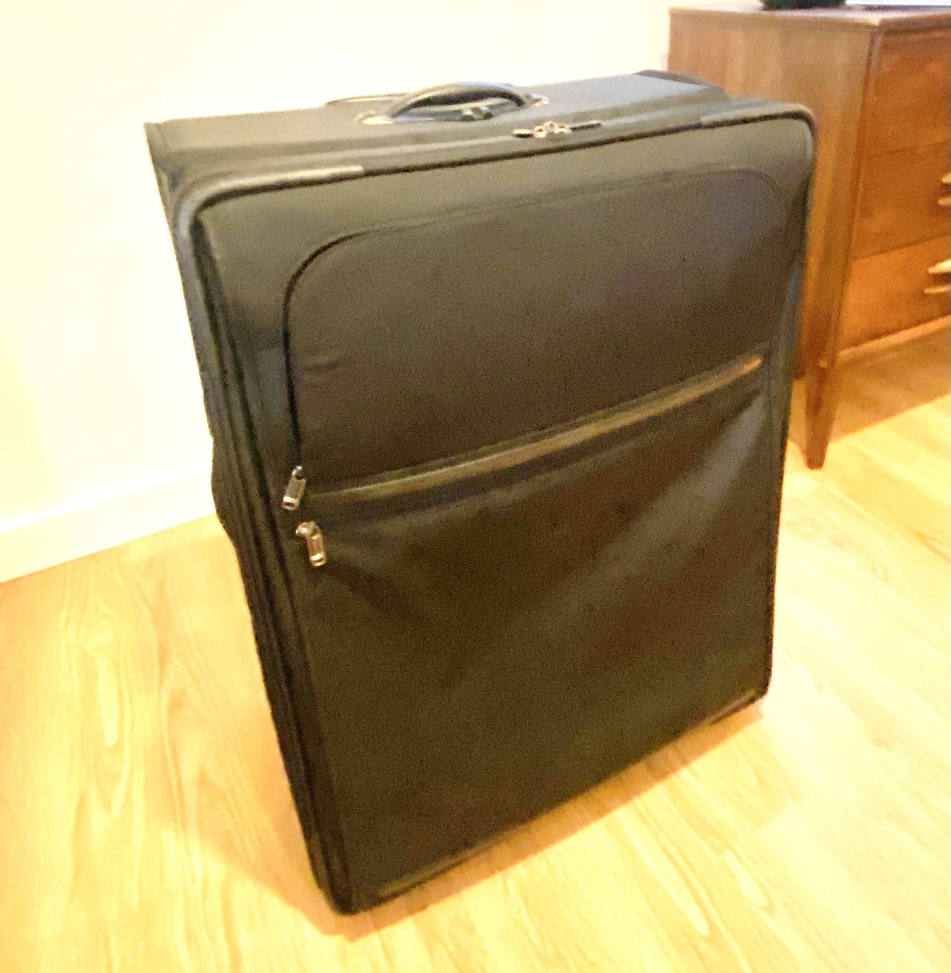 TUMI ALPHA EXPANDABLE  LUGGAGE 27” 