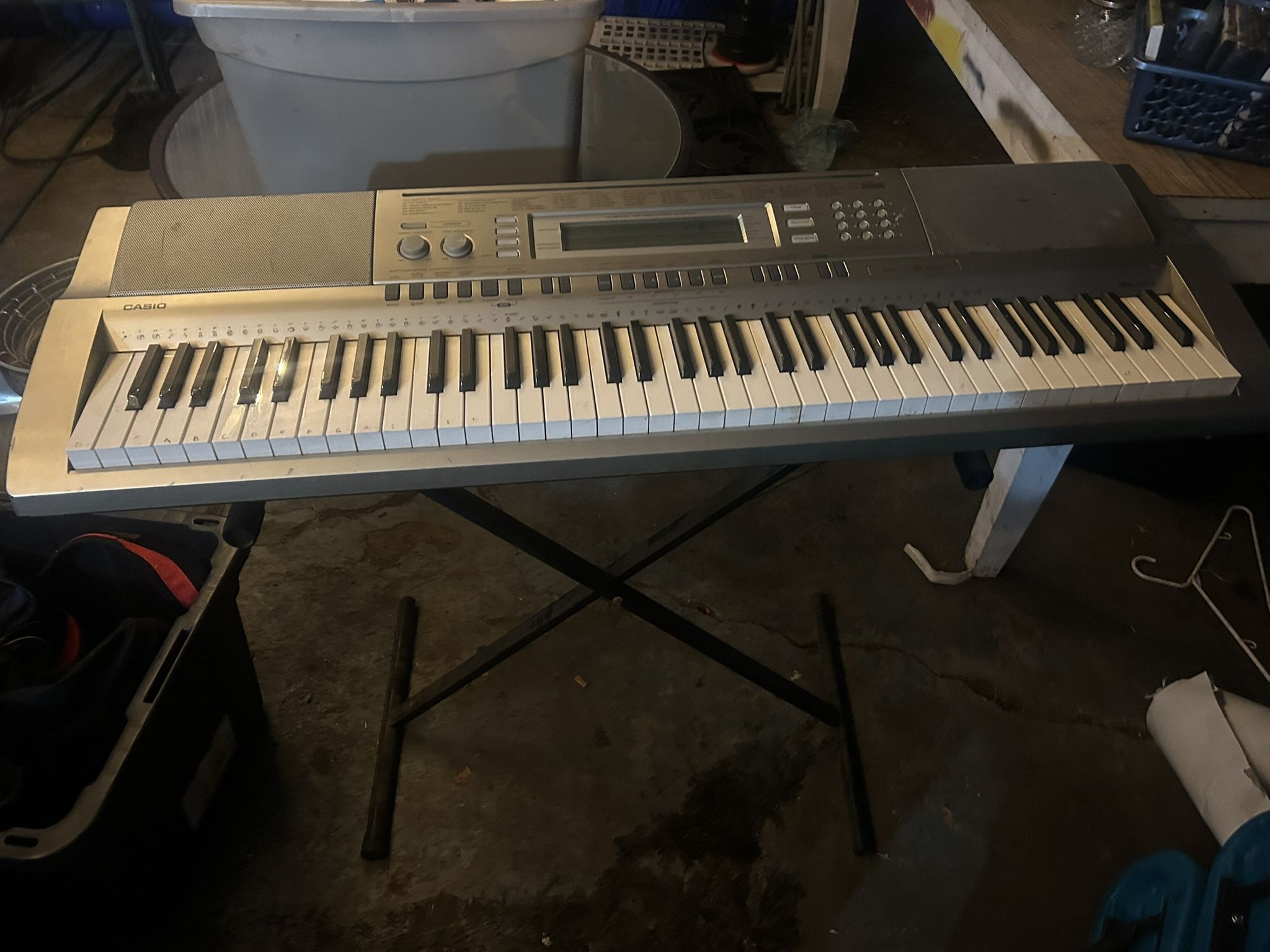 Casio Wk-200 Keyboard 