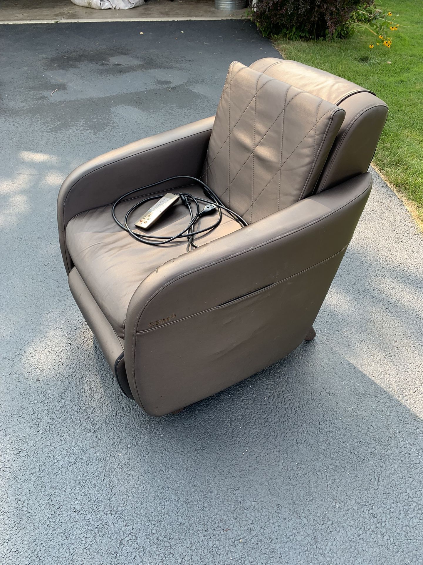 Brookstone OSIM uStyle2 Massage Chair for Sale in Carol Stream IL