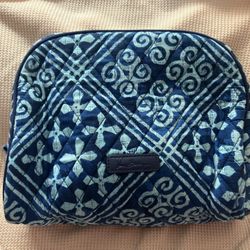 Large Vera Bradley Quilted Travel Cosmetic Case in Geometric Blue 