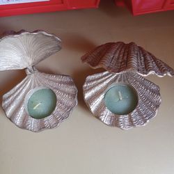 Vintage CLAM CANDLE HOLDERS.