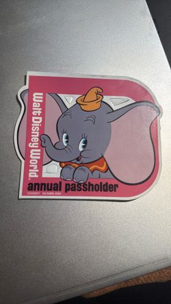 Rare Disney Annual Passholder Magnet Dumbo