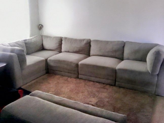 Couches 6 Pieces $80