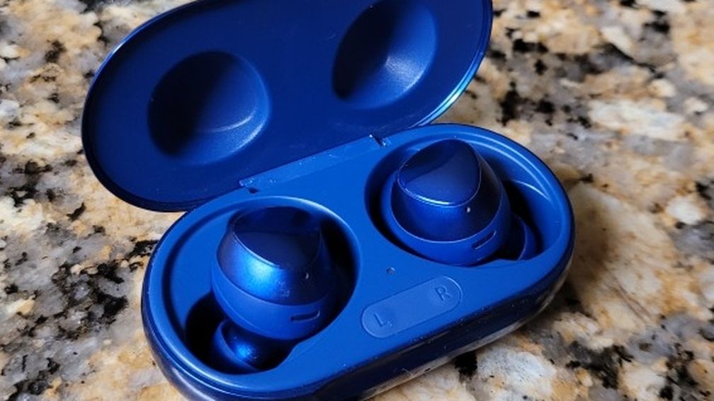 Galaxy Buds + Aura Blue
