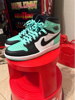 Jordan 1 High Green Glow