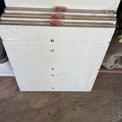 IKEA UTRUSTA White 24x24 Inches Article Number 002.655.33