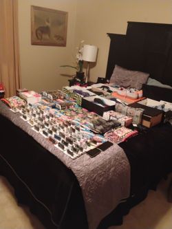 I just ask there's too much but basically everything shown in the pictures or let's just say everything that's in this room is brand new never worn wh