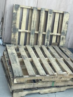 PALLETS TAKE TODAY 10$