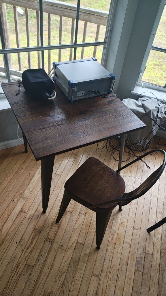 Square Dining Room Table With 4 Chairs
