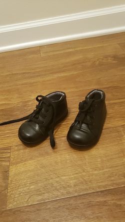 5c wide walking shoes