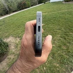 iPhone 15 Pro Titanium 256 GB Unlocked