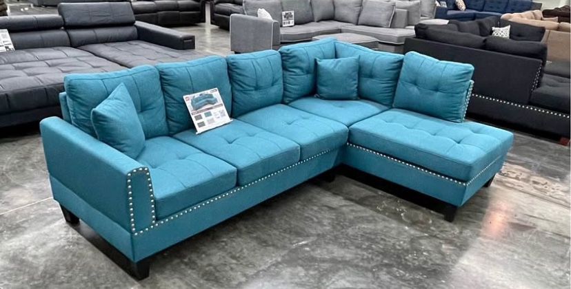 New Sectional Couch / Free Delivery 