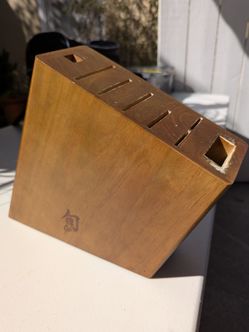 Shun Angled 8 Slot Knife block
