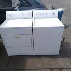 Kenmore Washer A. Dryer Set