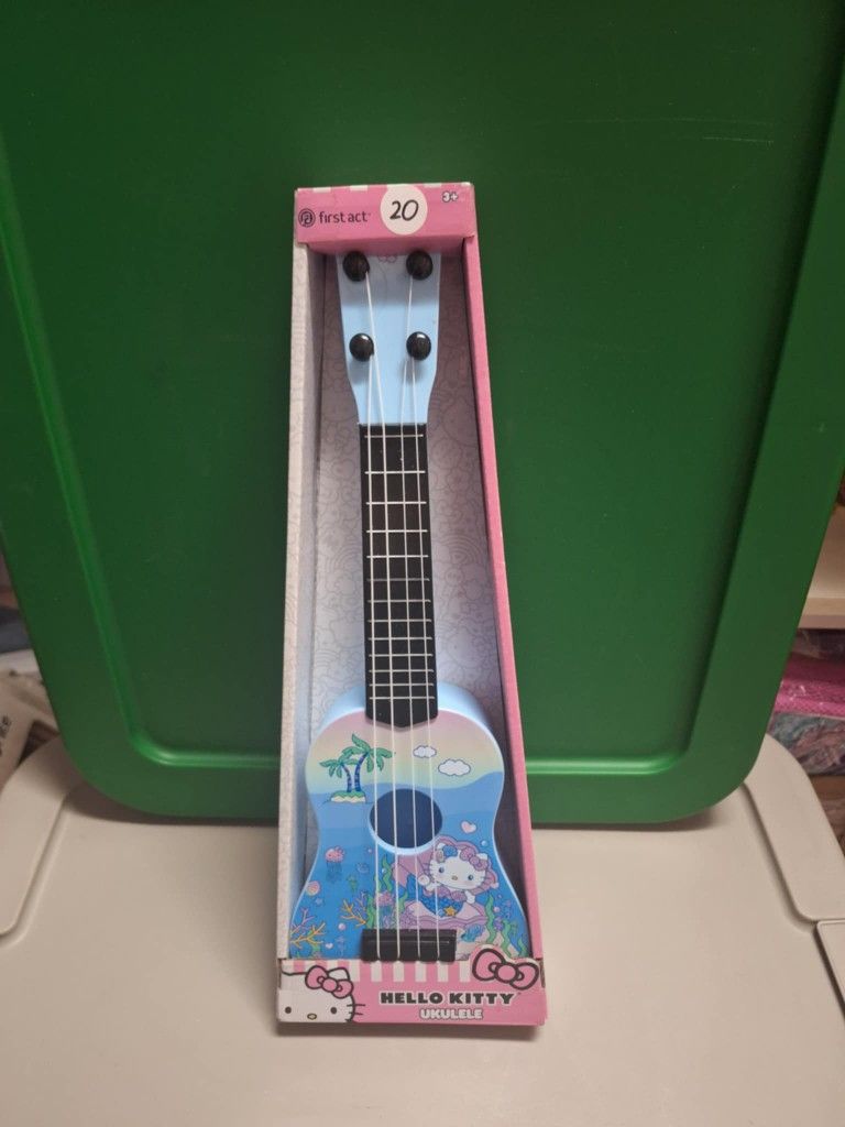 HELLO KITTY UKULELE 