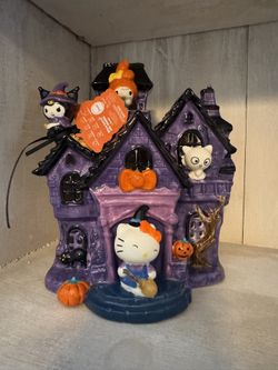 Hello Kitty Halloween Haunted Mansión